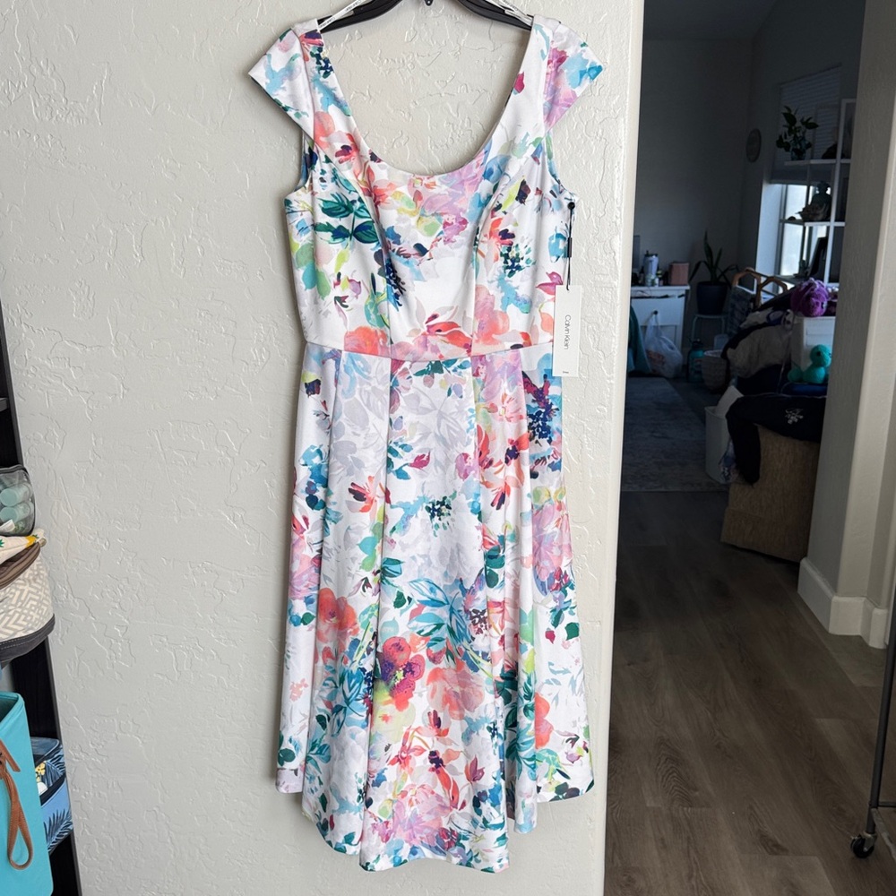 NWT gorgeous Calvin Klein floral dress size 12